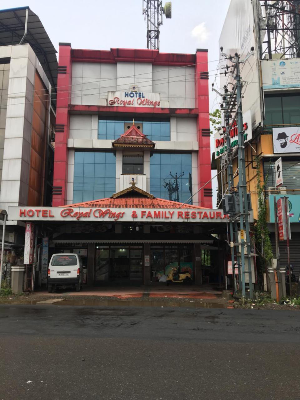 Hotel Royal Wings 니둠바서리 외부 사진